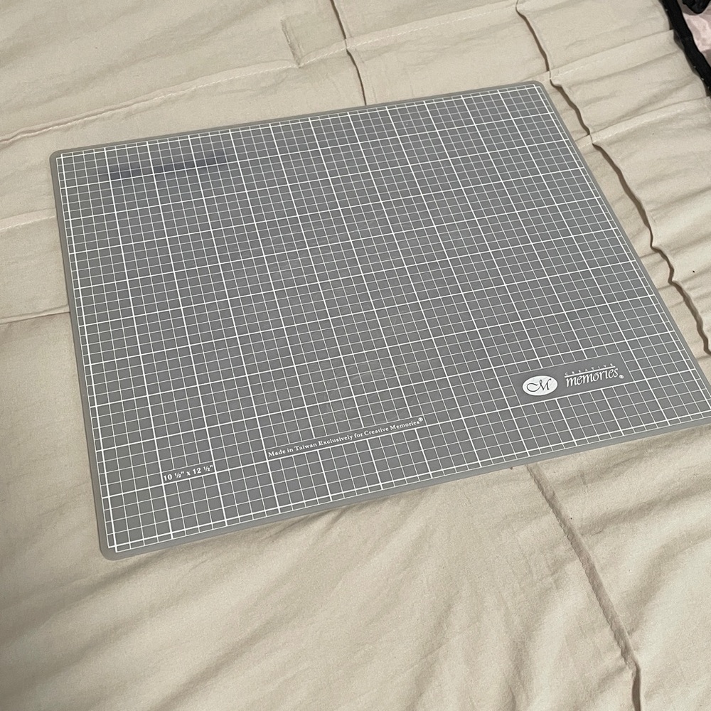 CM Creative Memories Gray Cutting Mat 10-1/2” x 12-1/2”